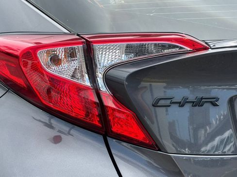Used 2021 Toyota C-HR LE FWD image 29