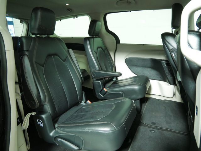 Certified 2017 Chrysler Pacifica Touring-L Plus w/ Advanced Safetytec Group FWD image 15