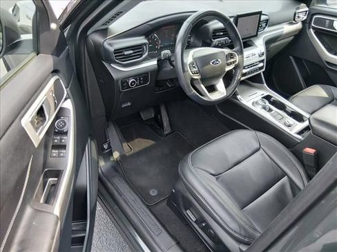 Used 2023 Ford Explorer XLT w/ Equipment Group 202A AWD/4WD image 10
