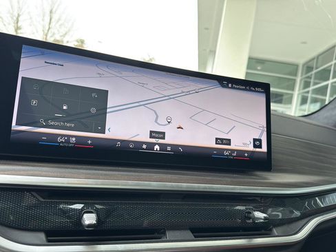 Used 2024 BMW X7 xDrive40i image 23