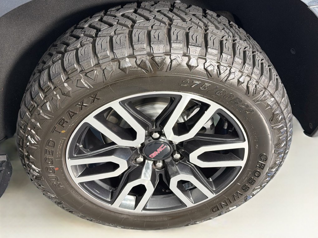 Used 2021 GMC Yukon AT4 w/ Technology Package AWD/4WD image 28