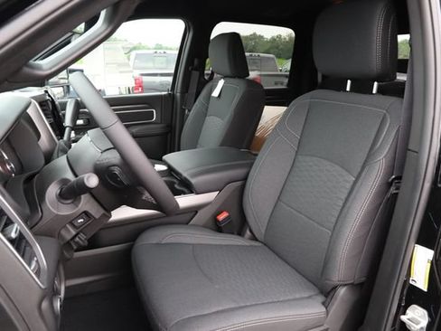 New 2026 RAM 3500 Big Horn AWD/4WD image 13