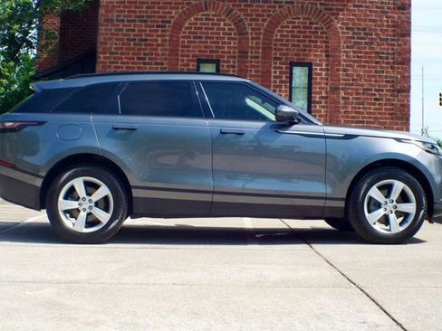 Used 2019 Land Rover Range Rover Velar S image 4
