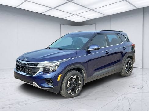 Used 2024 Kia Seltos EX FWD image 2