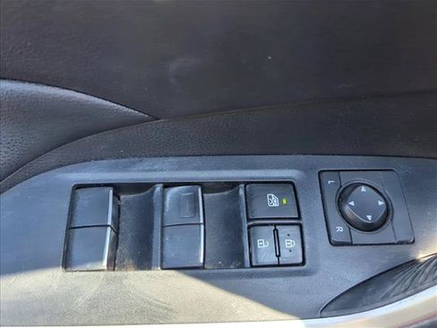 Used 2019 Toyota RAV4 XLE Premium w/ Cold Weather Package FWD image 10