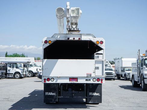 Used 2013 Ford F750 2WD Regular Cab Super Duty image 12