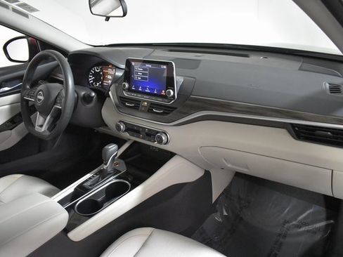 Certified 2023 Nissan Altima 2.5 SV image 35