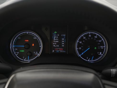 Used 2021 Toyota Venza LE image 24