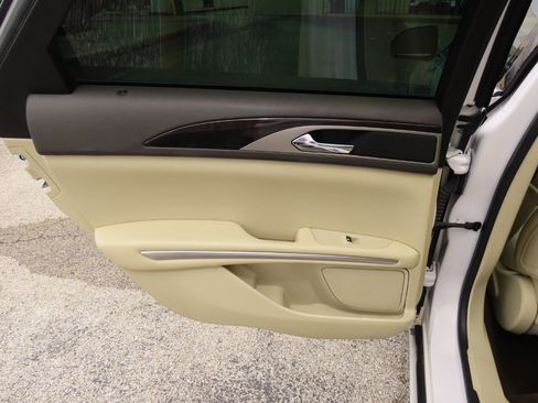 Used 2013 Lincoln MKZ Hybrid FWD image 18
