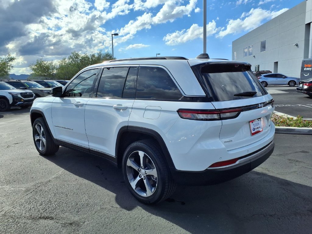 Used 2026 Jeep Grand Cherokee Limited w/ Luxury Tech Group II AWD/4WD image 13
