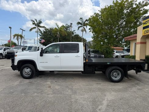 Used 2021 Chevrolet Silverado 3500 4x4 Crew Cab LT DRW image 2