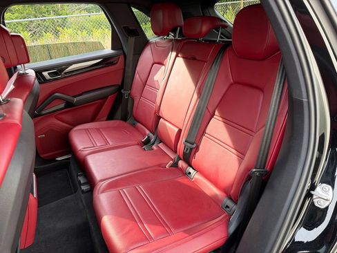 Used 2019 Porsche Cayenne AWD/4WD image 21