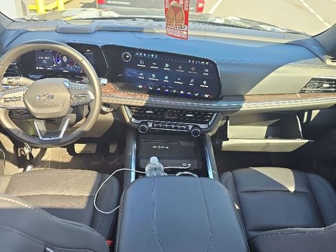 Used 2025 Chevrolet Tahoe Z71 w/ Sun And Tow Package AWD/4WD image 2