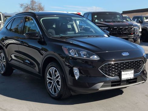 Used 2022 Ford Escape SEL image 3