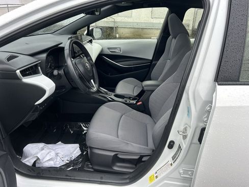 Certified 2024 Toyota Corolla SE w/ SE Package image 10