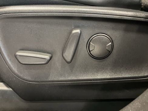 Used 2023 Ford Escape ST-Line Select AWD/4WD image 12