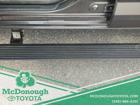 Used 2024 Toyota Sequoia Platinum AWD/4WD image 14