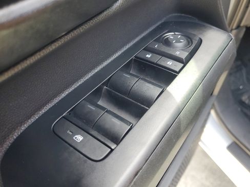 Used 2025 Toyota Tacoma SR RWD image 18
