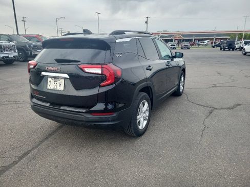 Used 2023 GMC Terrain SLE w/ Driver Convenience Package FWD image 5
