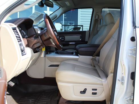 Used 2018 RAM 2500 Laramie w/ Convenience Group AWD/4WD image 20