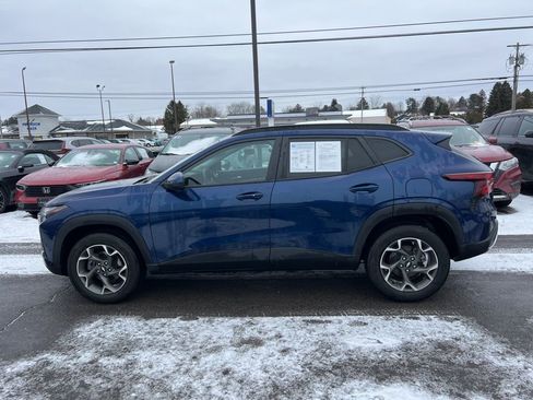 Used 2024 Chevrolet Trax LT w/ Driver Confidence Package image 2