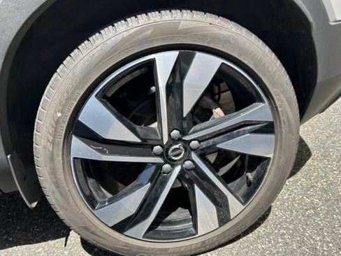 Used 2023 Volvo XC40 B5 Plus w/ Driver Assist Package AWD/4WD image 18