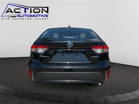 Used 2022 Toyota Corolla LE image 7