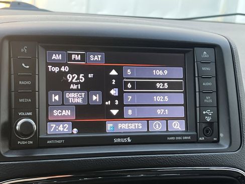 Used 2019 Dodge Grand Caravan SE FWD image 26