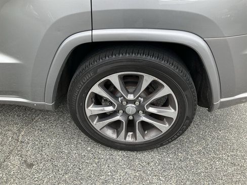 Used 2018 Jeep Grand Cherokee Overland AWD/4WD image 10