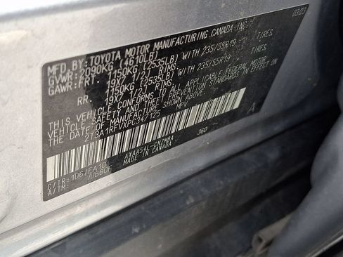 Used 2023 Toyota RAV4 XLE Premium AWD/4WD image 28