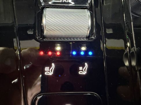 Used 2024 Aston Martin DB12 Convertible RWD image 81