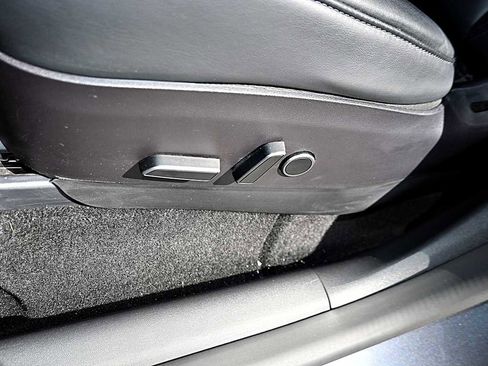 Used 2022 Tesla Model Y Performance image 18