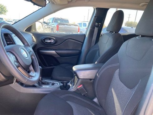 Used 2021 Jeep Cherokee Latitude image 10