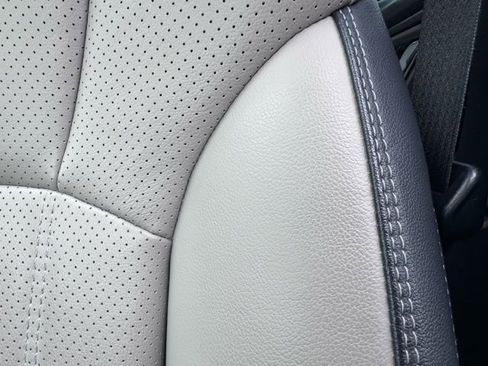 Used 2022 Subaru Forester Limited image 21