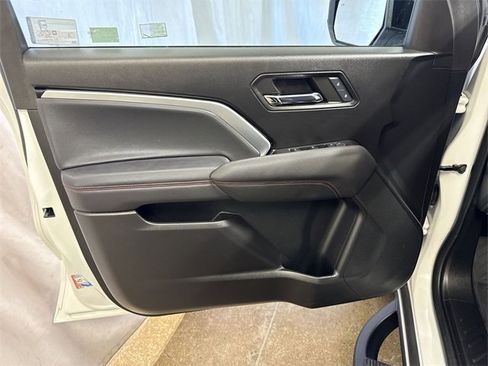 Used 2024 Chevrolet Colorado Z71 w/ Z71 Convenience Package 2 image 22