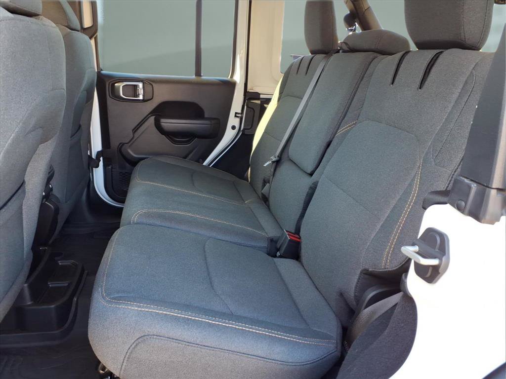 Used 2024 Jeep Wrangler Unlimited AWD/4WD image 18