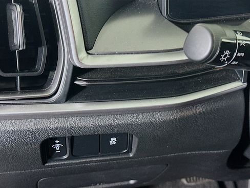 Used 2024 Kia Sorento S image 17