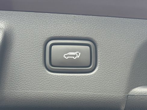 Used 2023 Hyundai Palisade Limited FWD image 19