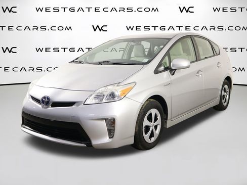 Used 2015 Toyota Prius Two image 1