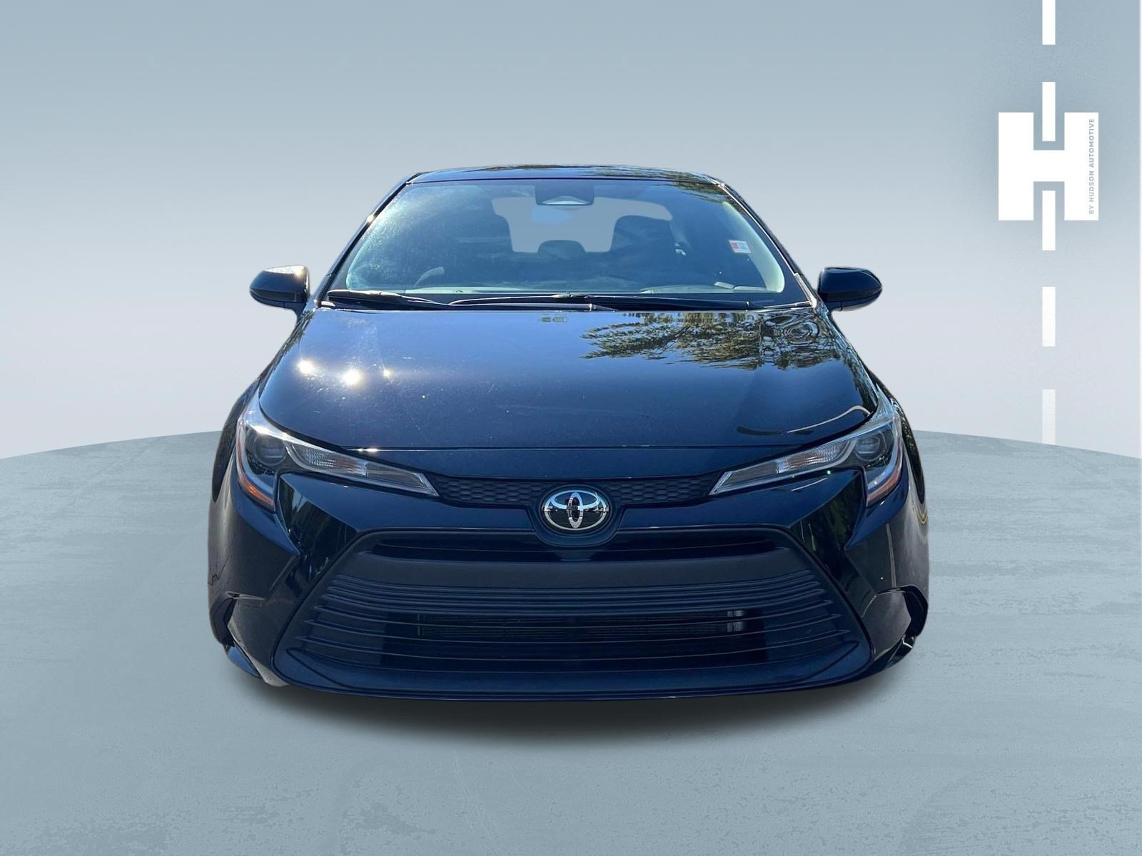 Used 2024 Toyota Corolla LE FWD image 2