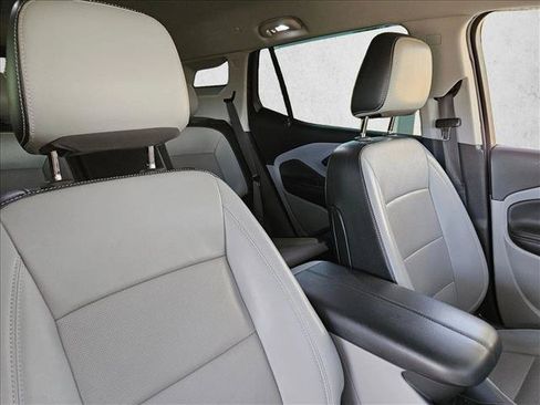 Used 2023 GMC Terrain SLT FWD image 18