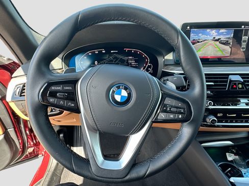 Used 2023 BMW 530e w/ Premium Package RWD image 11