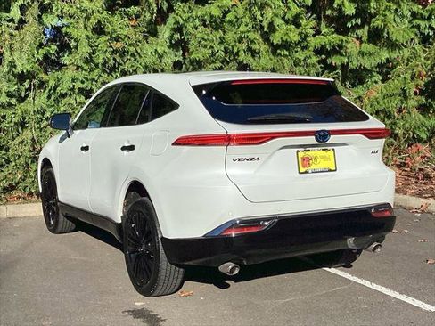 Certified 2024 Toyota Venza Nightshade image 11