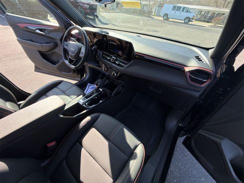 Used 2025 Chevrolet TrailBlazer RS w/ Driver Confidence Package image 25