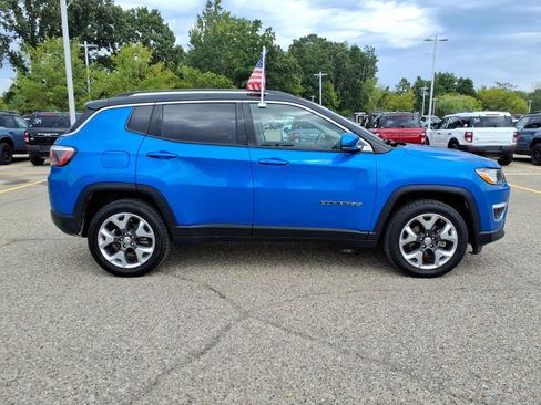 Used 2019 Jeep Compass Limited AWD/4WD image 9