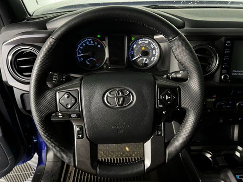 Certified 2023 Toyota Tacoma TRD Off-Road image 8