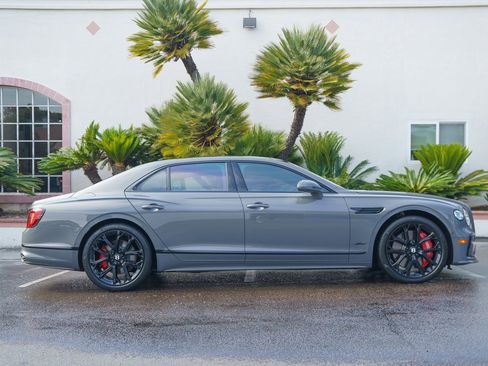Used 2025 Bentley Flying Spur Speed image 5