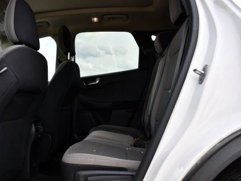 Used 2020 Ford Escape SE image 13