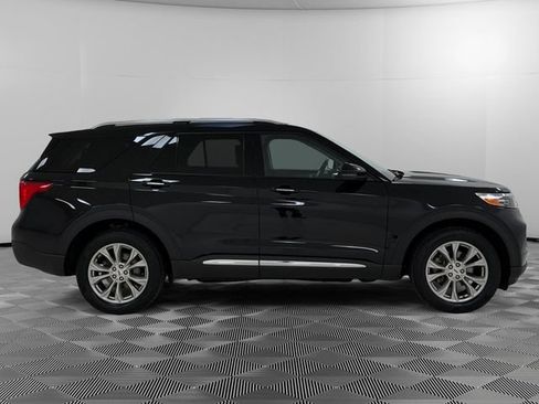 Used 2024 Ford Explorer Limited w/ Equipment Group 301A AWD/4WD image 6
