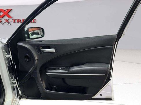 Used 2020 Dodge Charger SXT w/ Leather Interior Group RWD image 38